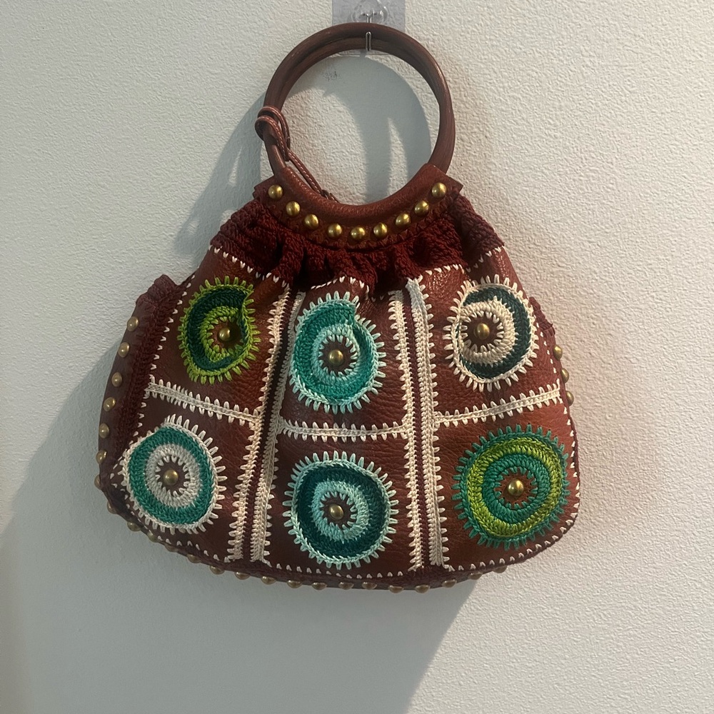 Isabella Fiore Brown Crochet Shoulder Bag with Green and Cream Accents - Picture 3 of 4